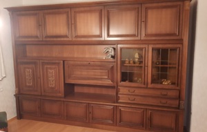 Wohnzimmerschrank