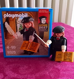 "Martin Luther-Figur" von Playmobil Bild 1