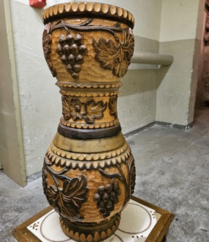 Verkaufe alte Vase aus Holz