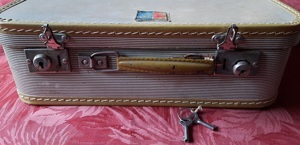 Vintage Kinder Spielkoffer, original aus den 50er Jahren mit 2 Schlüsseln Bild 3