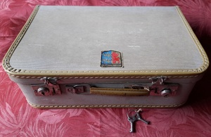 Vintage Kinder Spielkoffer, original aus den 50er Jahren mit 2 Schlüsseln Bild 2