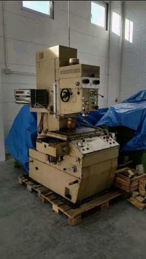 Bohrwerk,Fräsmaschine Gewindeschneidmaschine, Säulenbohrmaschine,BAZ,WMW,VEB