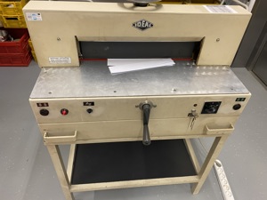 IDEAL elektr. Papierschneidemaschine max DIN A3