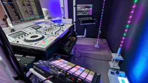 Profi Hochzeits DJ München bietet SPEKTAKULÄRES INDOOR Feuerwerk mit WOW Effekt für ihre Partys Bild 5