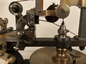 Antike Zahnradschneidemaschine Uhrmacher Werkzeug - Antique Watchmaker Tool Fine Bild 3