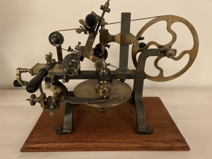 Antike Zahnradschneidemaschine Uhrmacher Werkzeug - Antique Watchmaker Tool Fine Bild 5