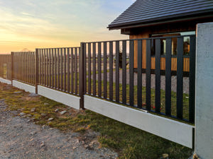 Metallzäunr- modern, traditionell, künstlerisch.Zäune, Balustraden, nach Maß bestellen