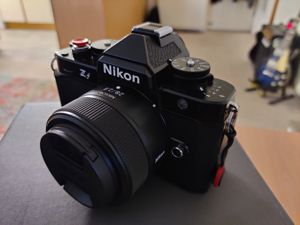 Nikon Z F mit 28mm   F 2.8 Objectiv Bild 3