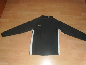 Sportjacke von Nike, grau, Dry-Fit, Gr. S NEU