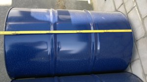 Leere Blechfässer 200l blau