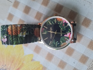 Biete sehr schöne damen Armbanduhr  Bild 1