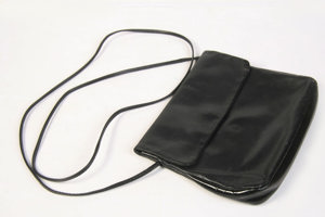 Handtasche Umhängetasche klein Leder  schwarz Clutchtasche vintage 70er 