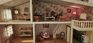 Wunderschönes und liebevoll eingerichtetes Lundby Puppenhaus zu verkaufen Bild 8