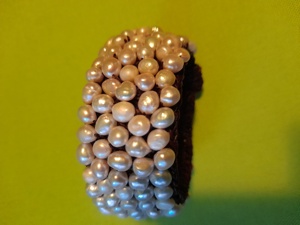 Schmuck: Verkaufe Armband mit echten weissen Perlen  Bild 1