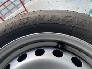 4 neuwertige Winterreifen Dunlop Response 2 (4x Komplettrad auf Stahlfelge) Bild 3