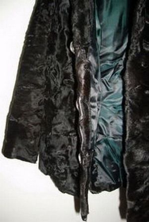 K Alter Persianer Jacke Größe S schwarz kurz, mit Futterstoff Schneiderarbeit gut erhalten Alt Bild 6