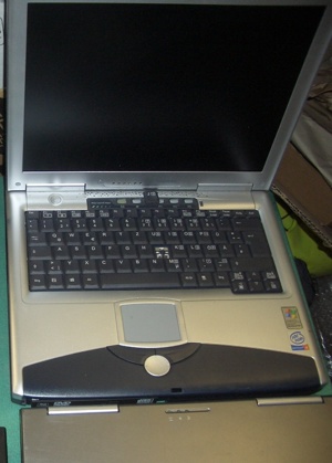 Konvolut: 5 Laptops für Bastler. Fujitsu, IBM, Medion Bild 1