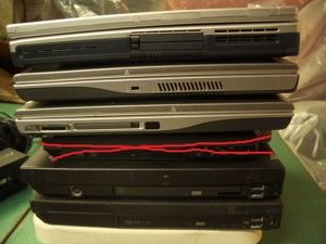 Konvolut: 5 Laptops für Bastler. Fujitsu, IBM, Medion Bild 2