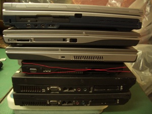 Konvolut: 5 Laptops für Bastler. Fujitsu, IBM, Medion Bild 8