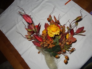 D Blumenstrauß Bukett Blütenmix Spätsommer Rosen Herbstpflanzen Kunstblumen gut erhalten Dekoration Bild 4