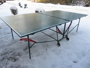Tennis Tisch Kettler Wetter beständig aus Aluminium . Bild 1