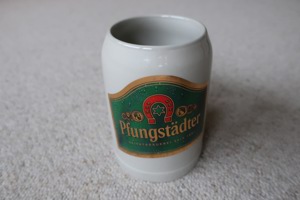 Bierkrüge Steinkrüge Glaskrüge Biergläser Licher Binding Krusovice Warsteiner Pfungstädter Becks Bild 4