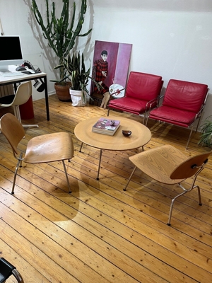 Vitra - Design Tisch und Stuhl von Ray und Charles Eames - Original Bild 5