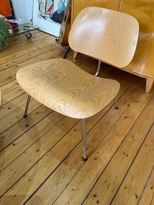 Vitra - Design Tisch und Stuhl von Ray und Charles Eames - Original Bild 6