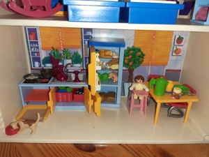 Verkaufe ein Mitnehm-Puppenhaus von playmobil Bild 6