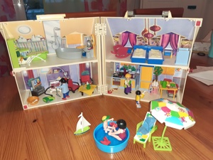 Verkaufe ein Mitnehm-Puppenhaus von playmobil Bild 2