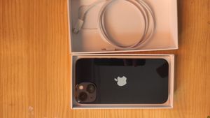 Apple iPhone 13 - 128GB - Mitternacht (Entsperrt) Bild 5