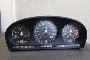 560SL R107 Kombiinstrument KM Tacho aufbereitet W107 Bild 3