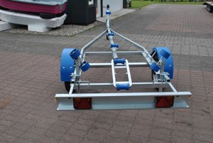 Bootsanhänger Bootstrailer Bootstransporter 750 kg  100 km h 3 Jahre Tüv Neu Bild 3