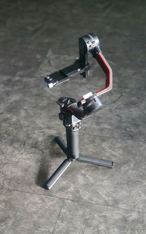 DJI RS2 - 3-Achsen Gimbal Stabilizer - professionelles Kamerarig 