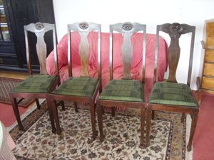 4 antiquarische Stühle Bild 7