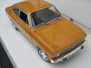 Modellauto 1:18 --siehe dazu diese Fotos. -UT-Opel--MB-Isetta--Kadett--Manta--Fiat--Chevi Bel Air