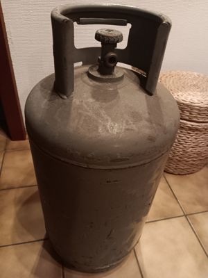  ACHTUNG CAMPER Italienische Gasflasche 13 kg. Leer zum Tauschen 26 Euro