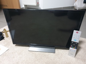 Neuwertiger Toshiba LCD TV abzugeben