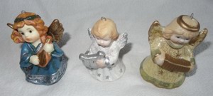 DL Weihnachtsengel 3Stk Engel Keramik Glöckchen klein 7h zum Aufhängen kaum gebraucht,