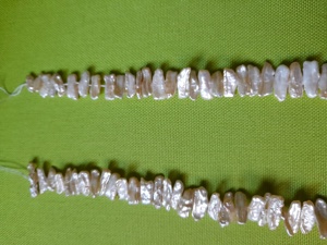 Verkaufe Perlen-Kette in weiß Bild 2