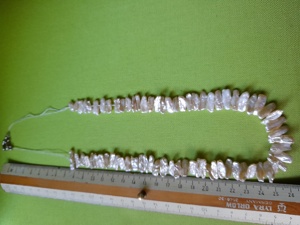 Verkaufe Perlen-Kette in weiß Bild 5