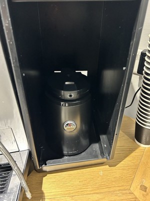 Jura x8 Kaffeemaschine Mit Milchkuler Bild 6