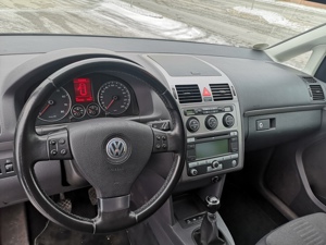 Verkaufe einen VW Touran 1.4 TSI in der Highline-Ausstattung, Benzin Bild 4