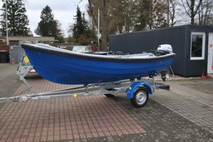 Motorboot mit  15PS Führerscheinfrei Trailer Polsterset Neuwertig Bild 1