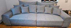 Big Sofa mit Kissen Bild 2