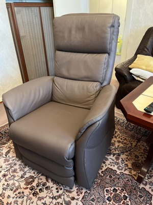 Elektrischer Himolla Premium Leder-Sessel mit Aufstehhilfe Bild 2