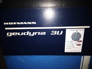 Ältere Wuchmaschine Hofmann Geudyna 3U leicht defekt Bild 3