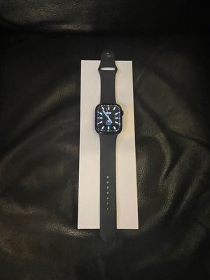 Apple Watch Series 8 45mm Mitternacht Aluminiumgehäuse mit Sportarmband, Regular Bild 2