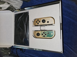 Nintendo Switch OLED Zelda Deluxe Edition Bild 7