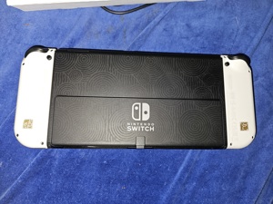 Nintendo Switch OLED Zelda Deluxe Edition Bild 8